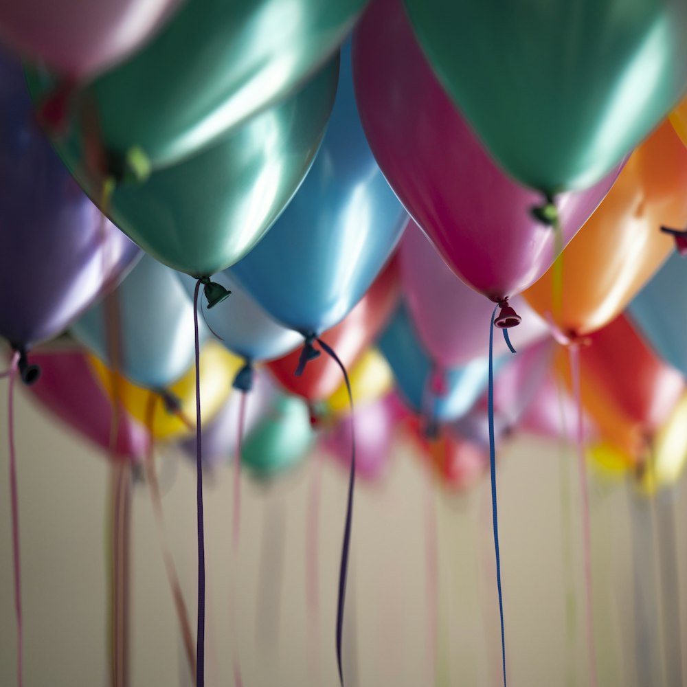 Balon warna-warni